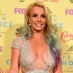 Britney Spears celebra "sin ropa" que al fin se liberó de su padre