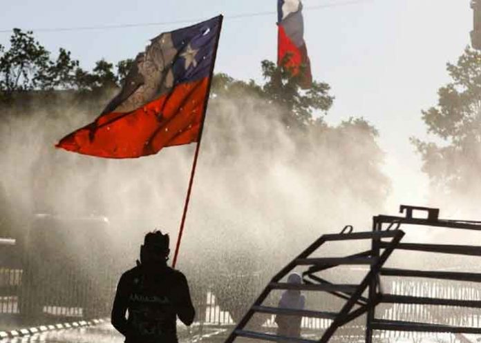 Carabineros protestan contra Piñera en Chile