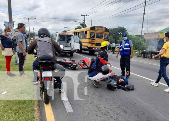 Escena del accidente de tránsito que dejó dos lesionados en Ctra. Nueva a León