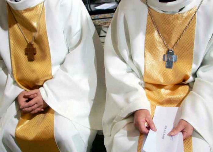Piden la renuncia de los obispos de Francia tras los casos de pederastia