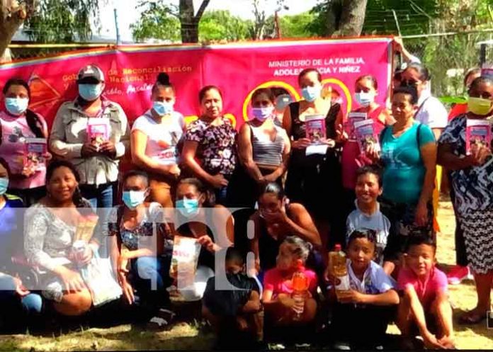 Ayuda alimenticia llega a madres de familia en Jalapa