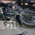 2 motociclistas lesionados