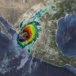 Huracán Rick en el Pacífico se acerca a las costas de México