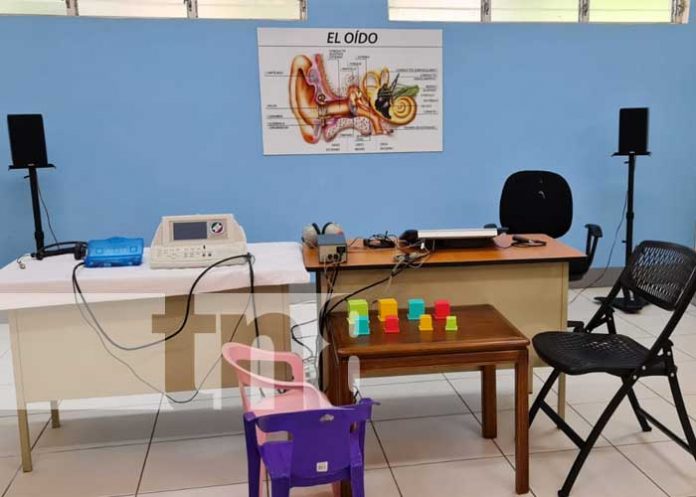 Inauguran taller de prótesis auditivas en Managua