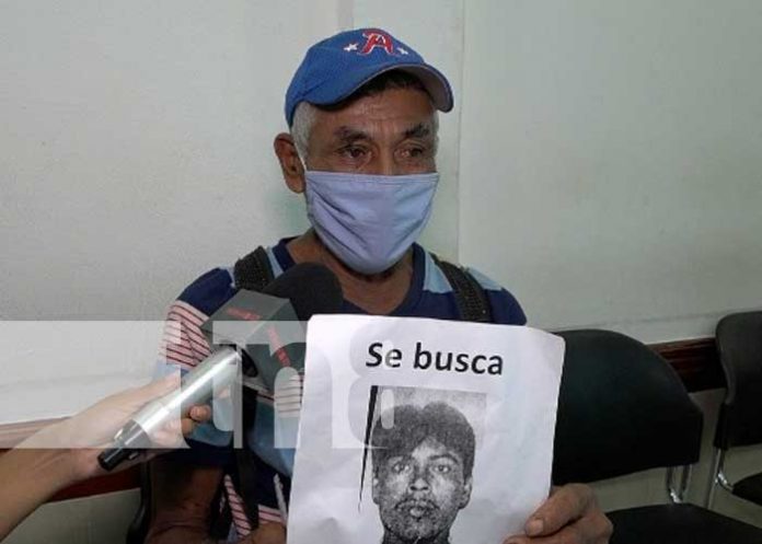 Padre busca desesperadamente a su hijo en Managua