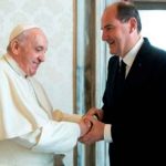 Primer ministro francés visita al papa tras demoledor informe de pederastia