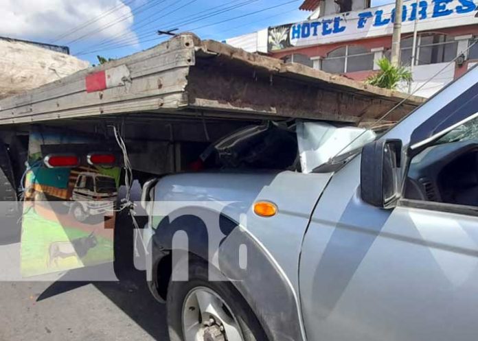 Una rastra provocó accidente en Managua
