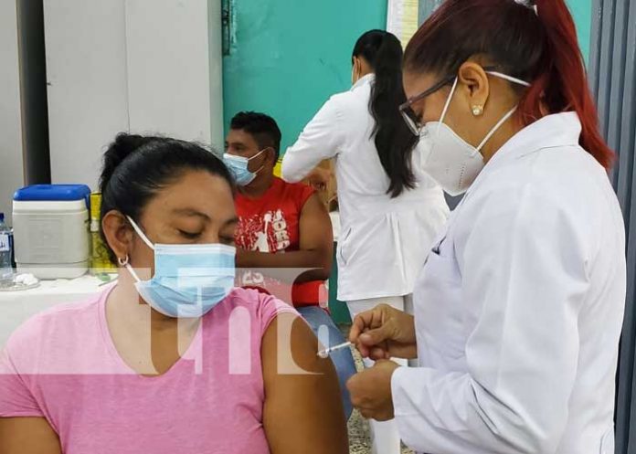 Nueva jornada de vacunación a personas en Managua