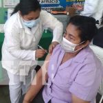 Aplicación de la segunda dosis de vacuna para mayores de 45 en Boaco