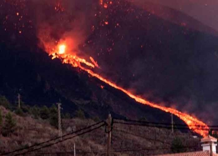 Lava del volcán de La Palma amenaza con destruir nuevas zonas