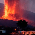 Avanza destrucción provocado por el volcán en La Palma