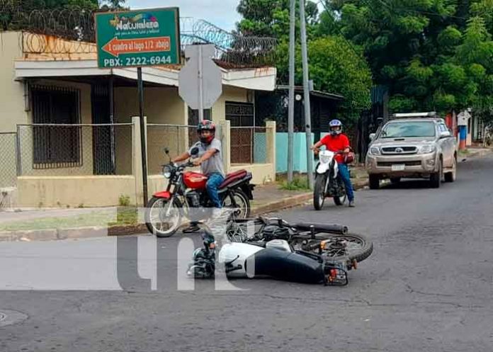 Accidentes simultáneos en Managua dejan a motociclistas con lesiones