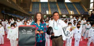 Jóvenes de Managua reciben equipos deportivos en la disciplina de Taekwondo