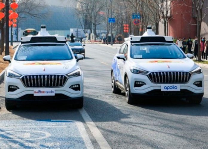 Primeros taxis sin conductor entran en servicio en Pekín
