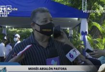 Nicaragua: Analista Moisés Absalón ejerce su derecho al voto