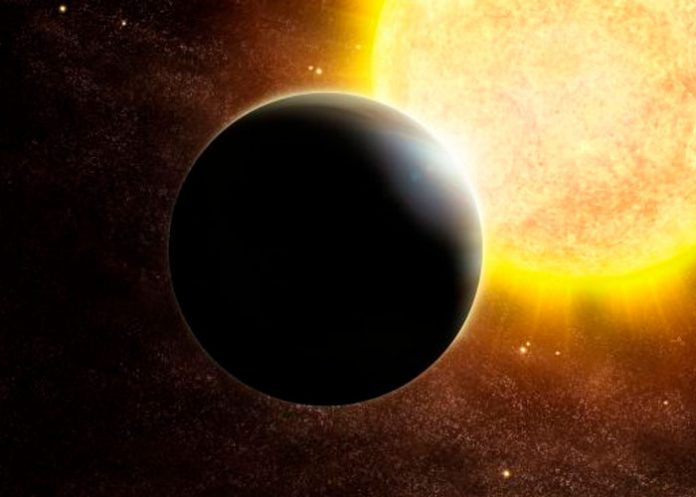 Descubren un gran exoplaneta cinco veces mayor que Júpiter