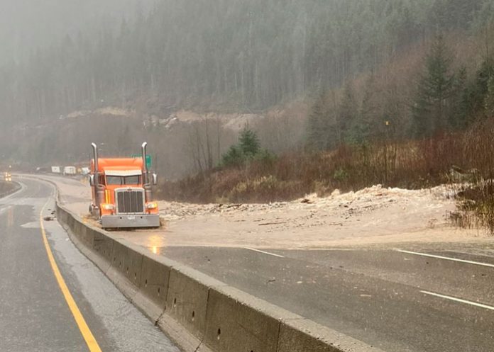 Miles de evacuados en el oeste de Canadá tras fuertes lluvias