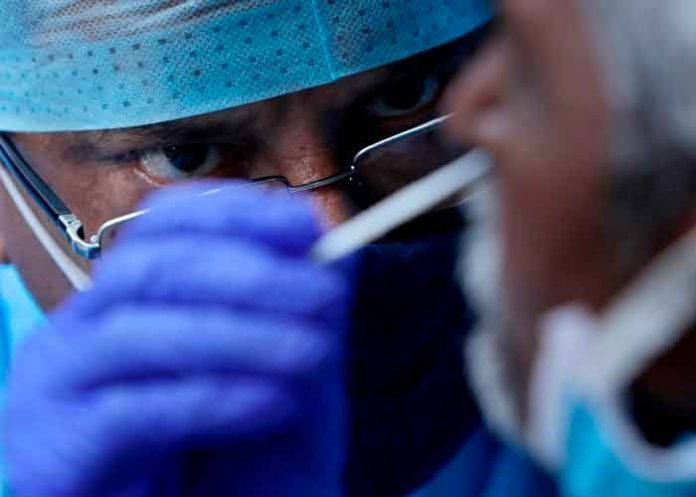 Sudáfrica detecta nueva variante del coronavirus con múltiples mutaciones