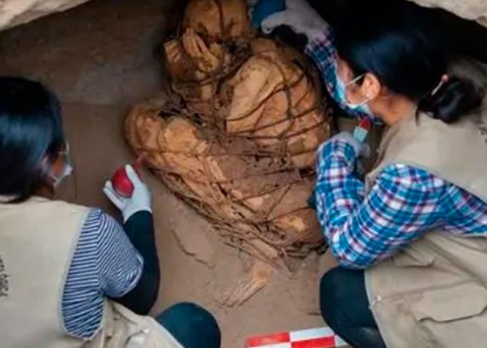 Hallan una momia en perfecto estado de conservación en Perú