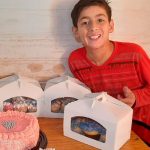¡Conmovedor! Niño pastelero de Argentina busca pagarse una cirugía