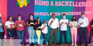 Entrega de bonos a bachilleres en Matiguás, Matagalpa