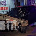 Fuerte accidente deja dos lesionados en carretera a Masaya