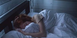Dormir antes de las 10 pm o después de las 11 aumenta riesgo de infarto