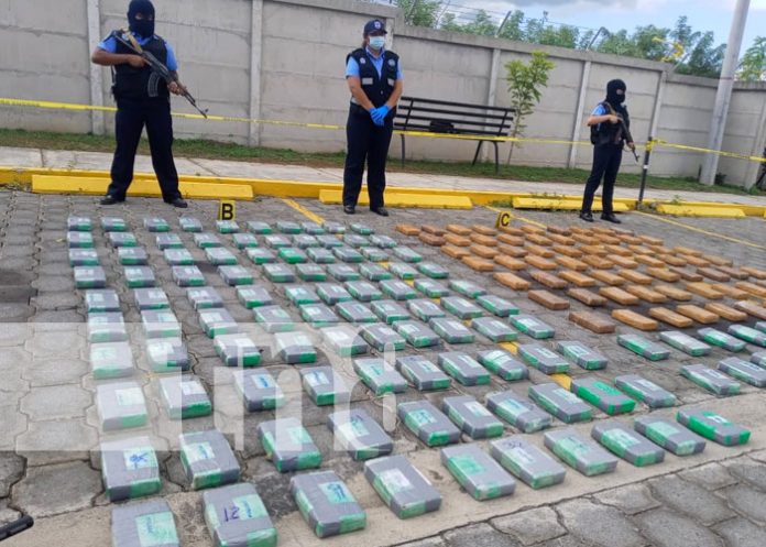 Policía Nacional incauta mas de 208 kilos de cocaína en playa de Chinandega