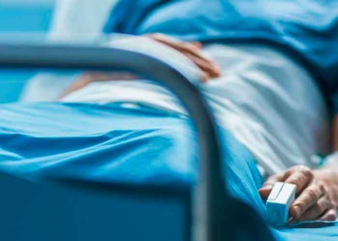 Mujer en coma tiene bebé tras ser abusada en hospital por un enfermero