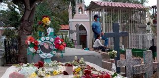 Familias de Estelí en el cementerio San Francisco de Asís