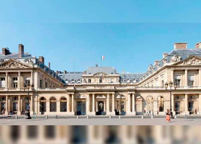 Investigan violación a una soldado en el palacio presidencial de Francia