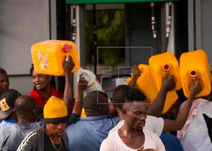Falta de combustible cierra servicios en Haití