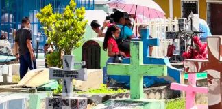 Familias en Jalapa visitaron a sus deudos