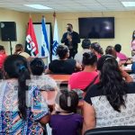 Entrega de créditos a familias de Managua, por parte del MEFCCA