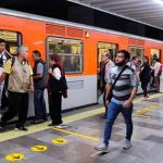 Mujer hace "exorcismo" en el metro de México: ¡Diablo mentiroso!