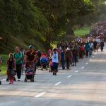 México regulariza a 800 migrantes en tránsito por su territorio