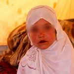 Niña afgana es vendida a pedófilo para que su familia pueda comer