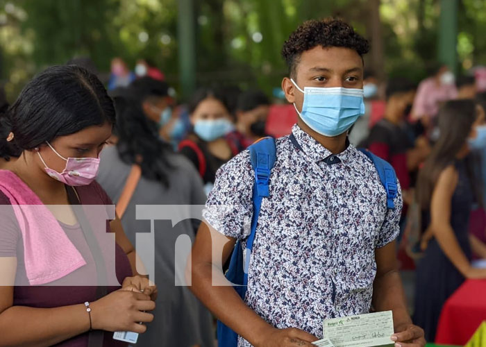 Gobierno de Nicaragua inicia la entrega de bono a egresados de la secundaria en Madriz