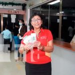 Trabajadores de la salud reciben su aguinaldo en Nicaragua