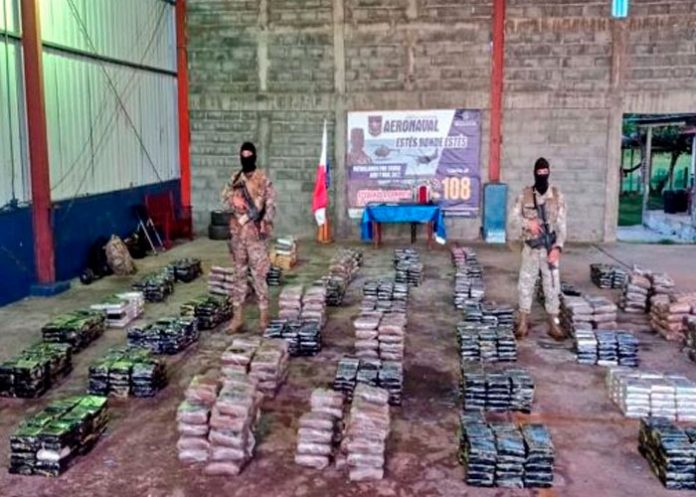 Incautan casi dos toneladas de droga y arrestan a tres extranjeros en Panamá