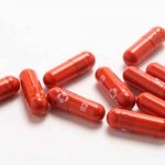 Autorizan el uso de la primera pastilla contra el Covid-19 en Reino Unido