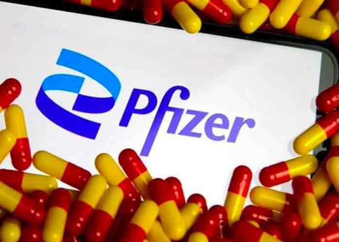 Pfizer firma acuerdo para que otros fabriquen su píldora contra COVID-19