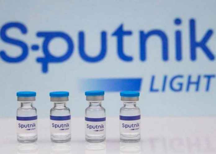 India empezará a producir la vacuna rusa Sputnik Light en diciembre