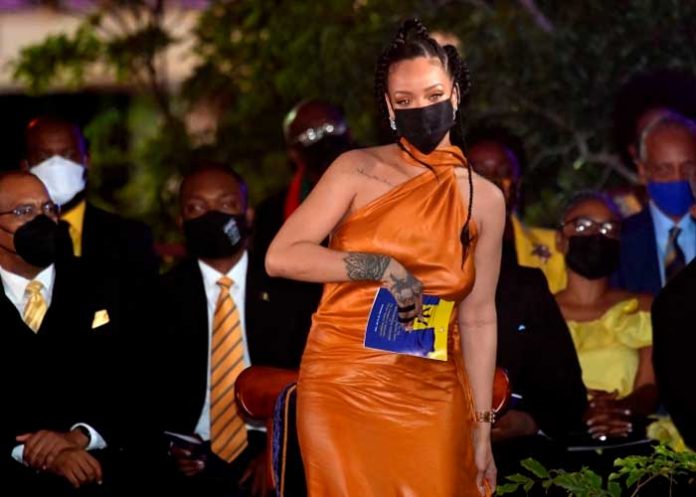 Declaran a Rihanna héroe nacional en Barbados
