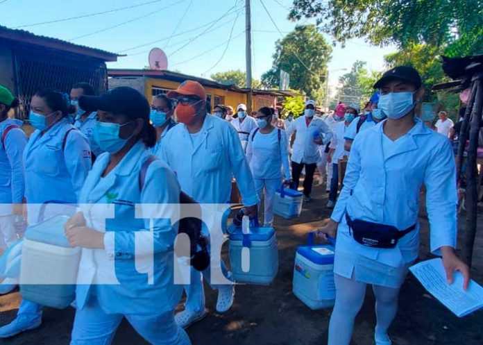 Jornada de vacunación casa a casa en Managua contra el COVID-19