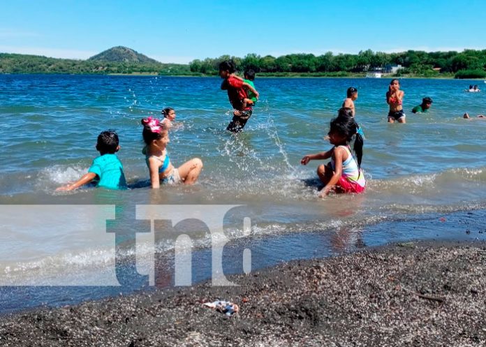 Familias de Nicaragua visitan y disfrutan de centros turísticos Xilonem y Xiloá