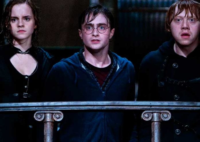 Harry Potter, Hermione Granger y Ron Weasley se preparan para el regreso a Hogwarts.