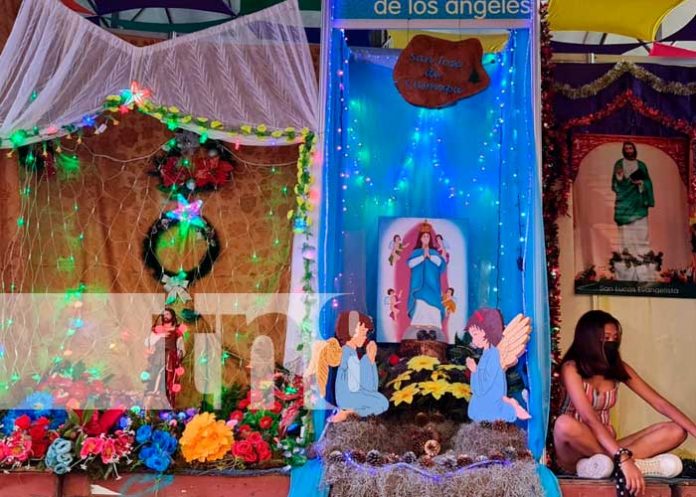Preparativos para la exhibición de santos patronos en Plaza la Fe, Managua
