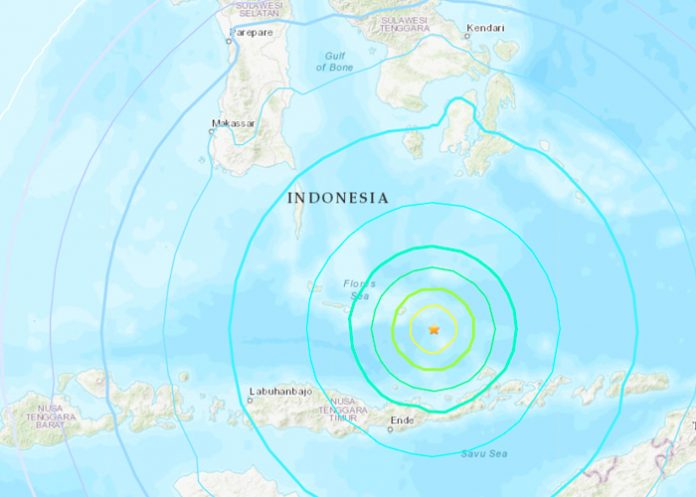 Un terremoto de magnitud 7.3 sacude las costas del centro de Indonesia