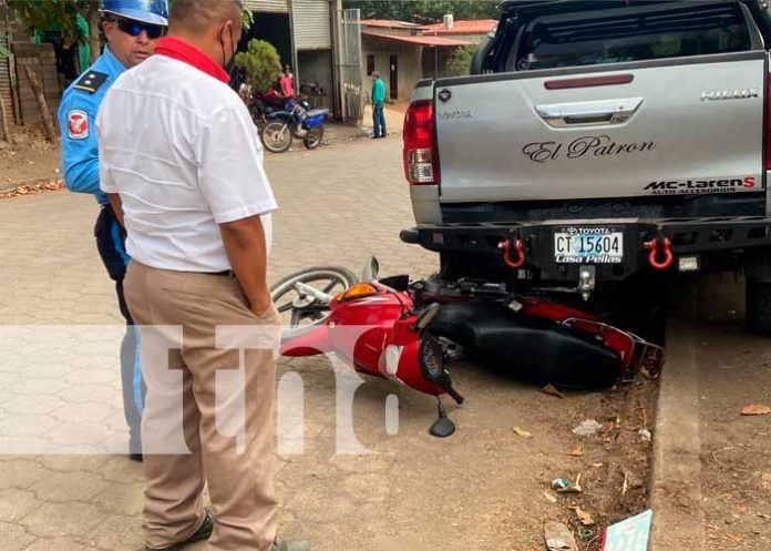 Dos adolescentes lesionados tras choque en Juigalpa